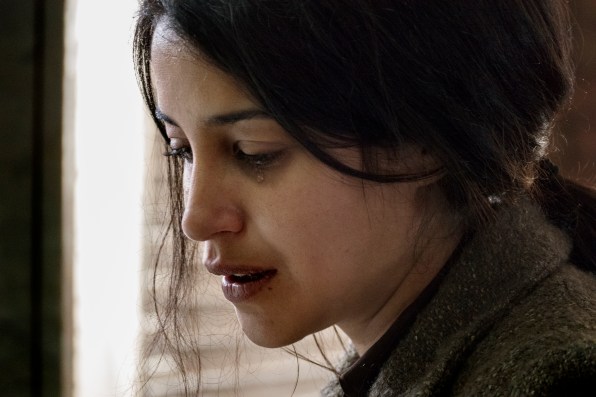 Nur wir drei gemeinsam - Leila Bekhti